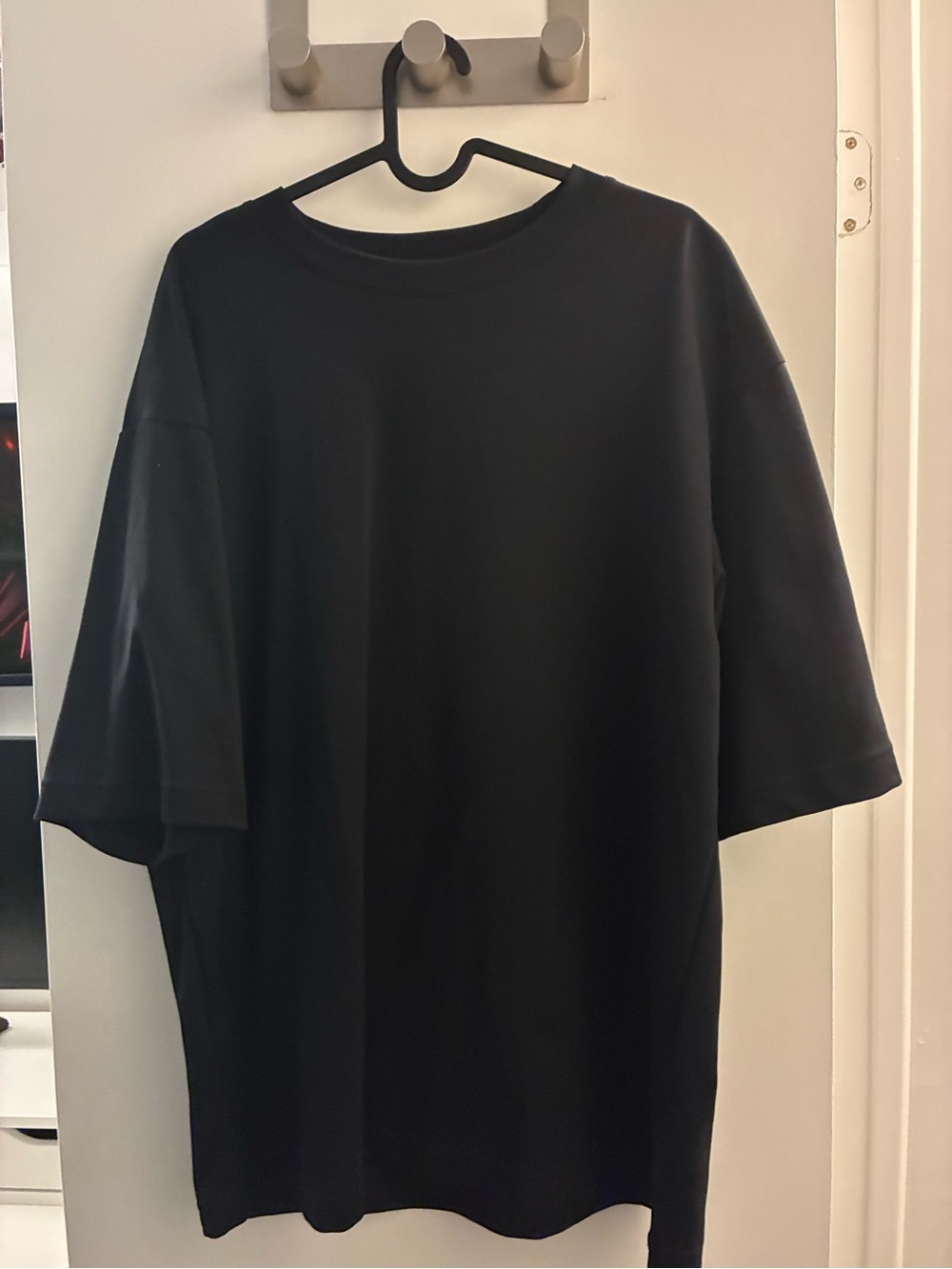 Men's Black Short-Sleeve Crewneck Tee